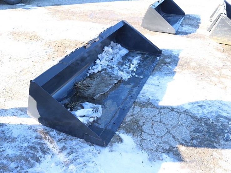 #4171-•-new-holland-84"-lo-profile-bucket-image-4