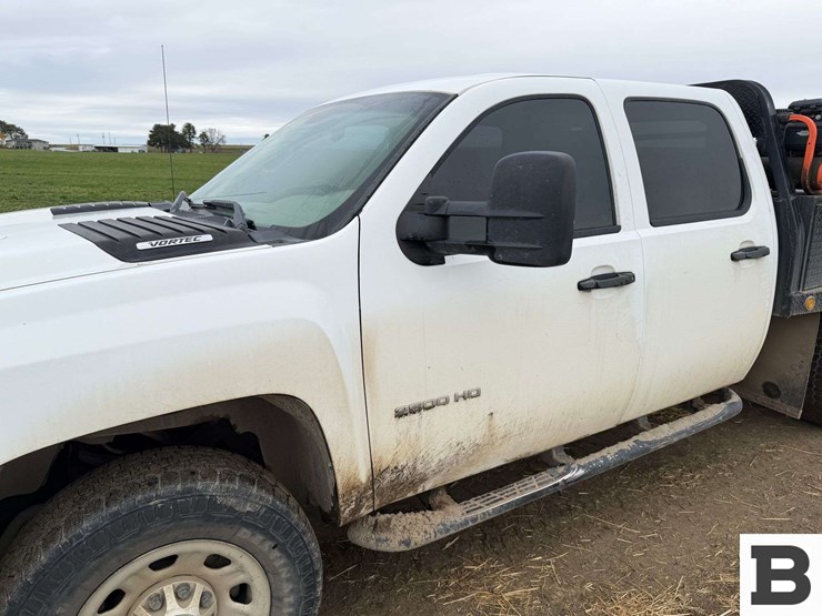 2011-chevrolet-2500-image-11