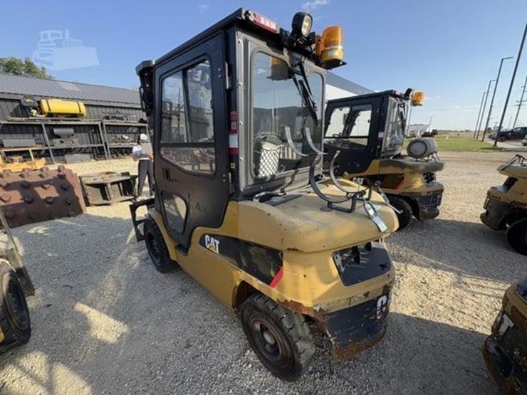 2020-caterpillar-gp30n-image-3