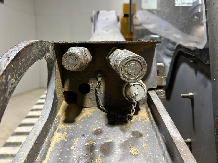 volvo-mct135c-image-11