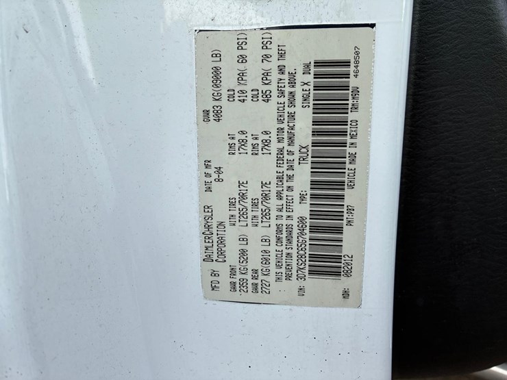 2005-dodge-2500-image-32