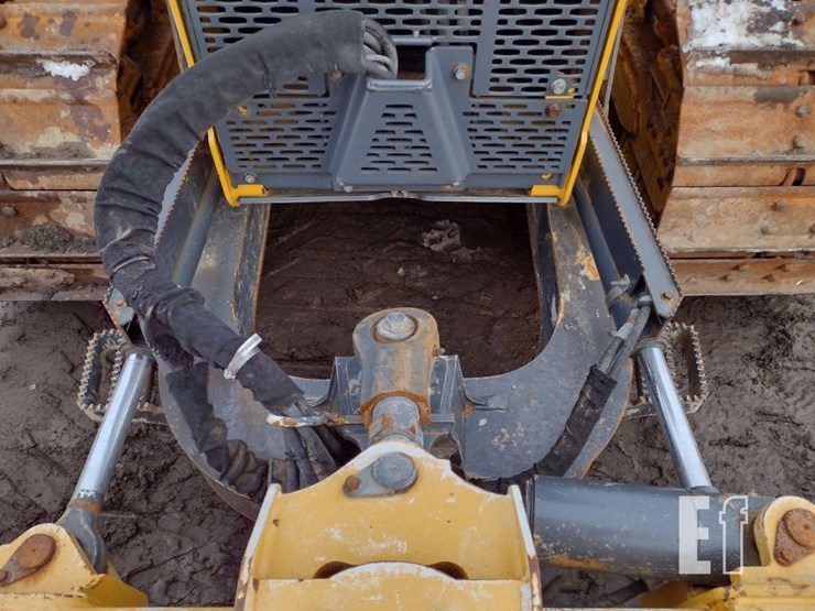 2022-deere-650k-lgp-image-18