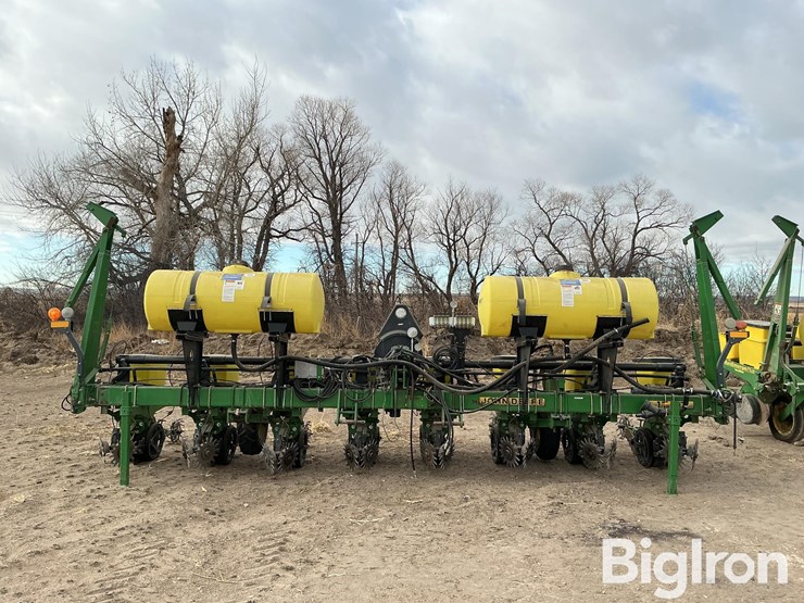 2005-john-deere-1700-image-2