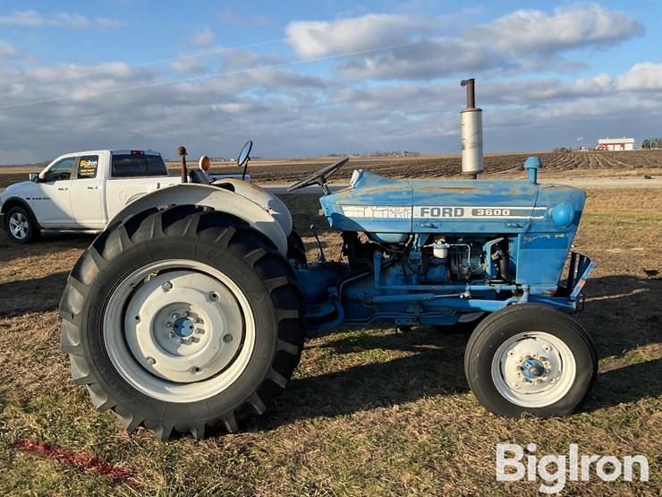 1976-ford-3600-image-4