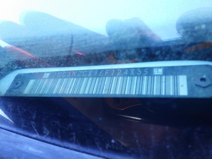 2014-chevrolet-3500hd-image-15