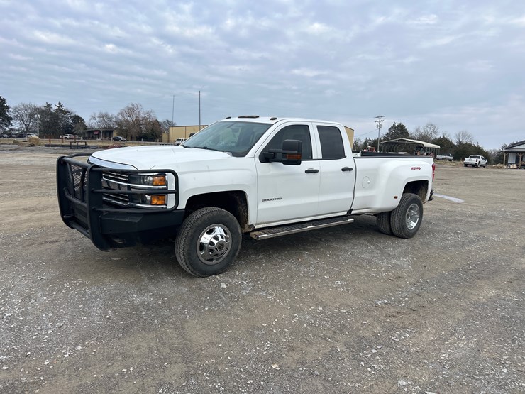 2018-chevrolet-3500-image-1