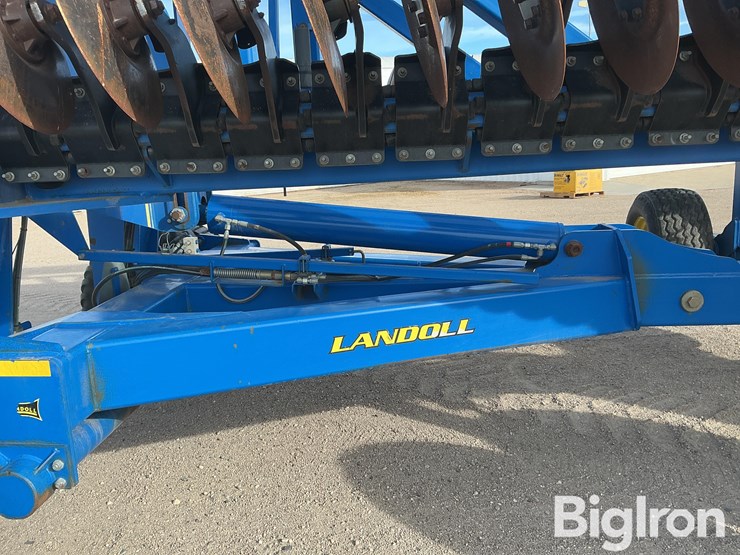 2016-landoll-7832-40-image-14