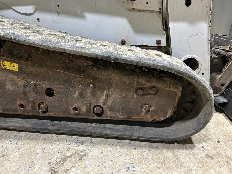 2015-bobcat-t870-image-14