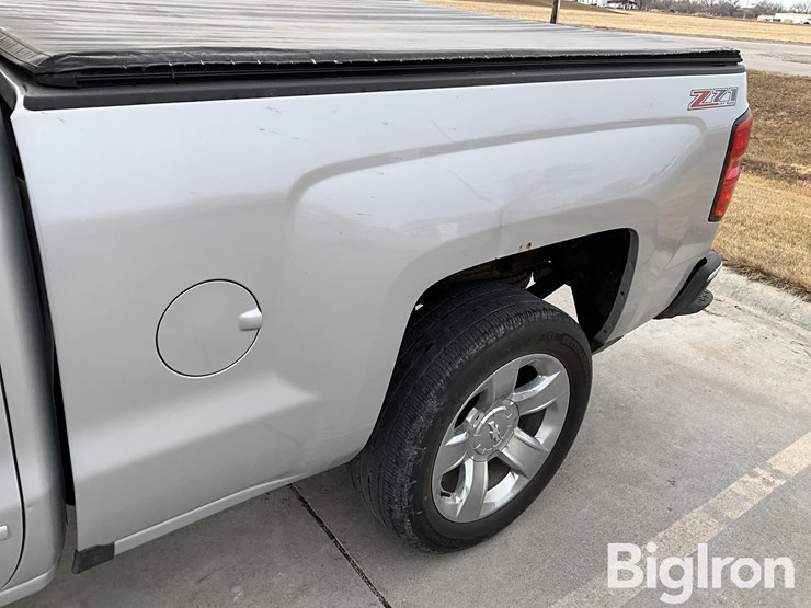 2017-chevrolet-silverado-1500-z71-image-18