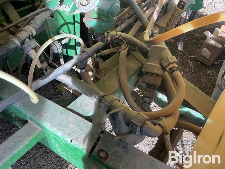 2000-john-deere-1750-image-11