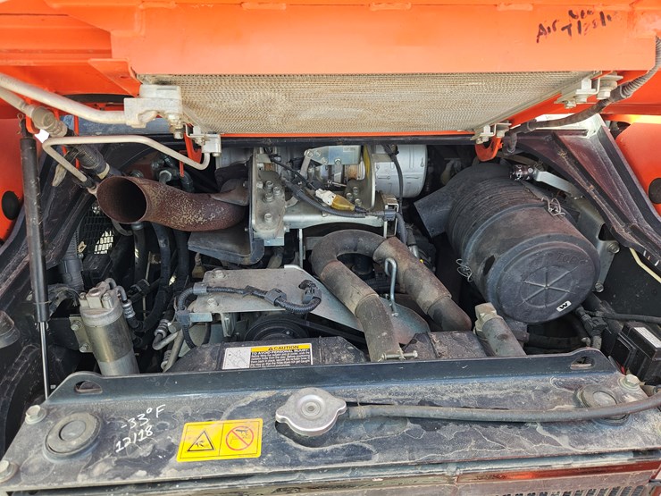 2014-kubota-svl90-2-image-17