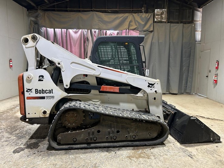 2016-bobcat-t870-image-5