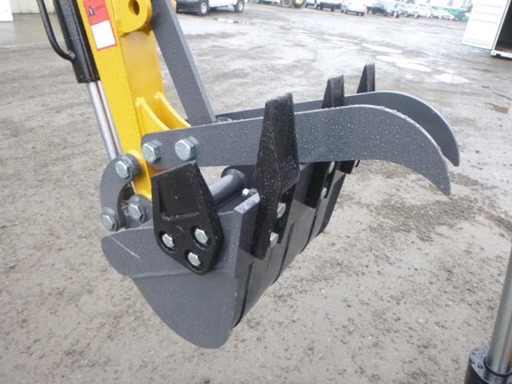 2025-agt-mx12rx-hydraulic-excavator-image-9