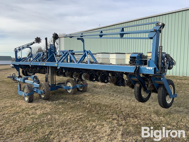 2005-kinze-3600-image-7