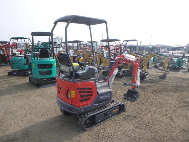 2025-agt-mx15rx-hydraulic-excavator-image-3