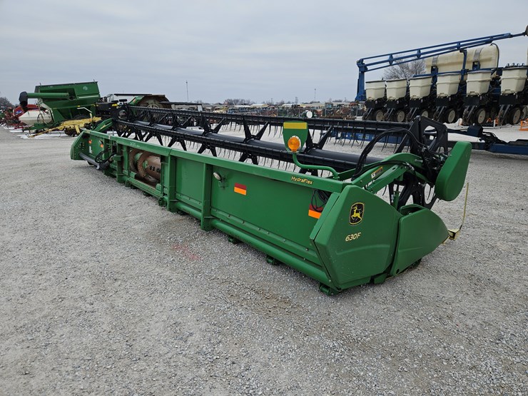 2011-john-deere-630f-image-5