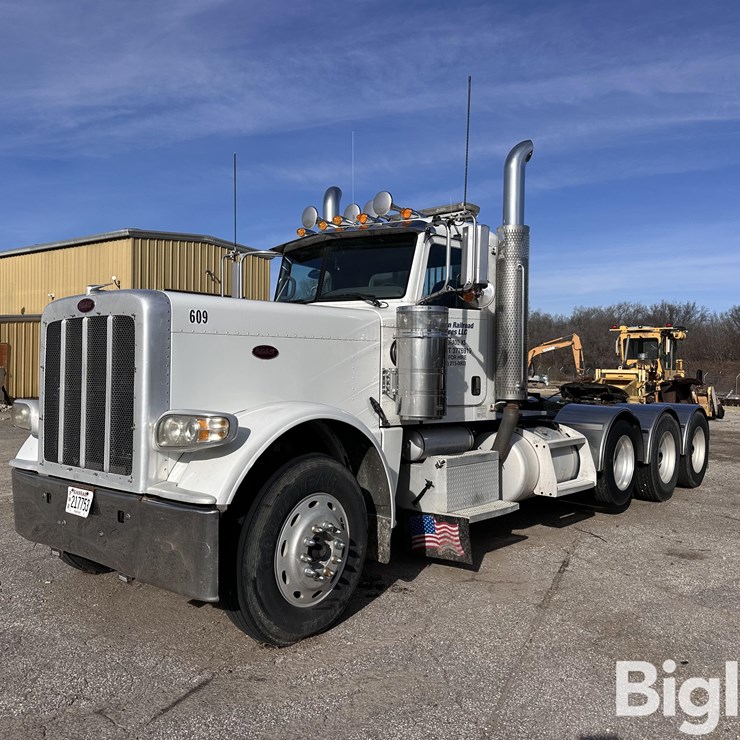 2009 PETERBILT 389