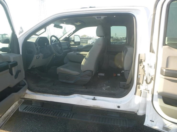 2017-ford-f350-image-10