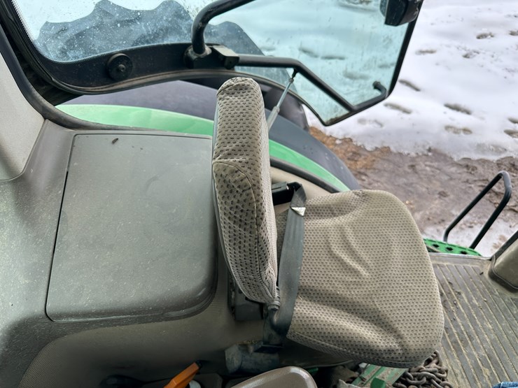 2012-john-deere-8310r-image-52