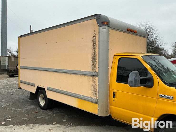 2008-ford-e350-image-13