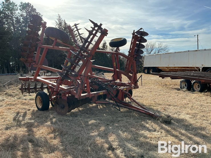 massey-ferguson-18-image-3