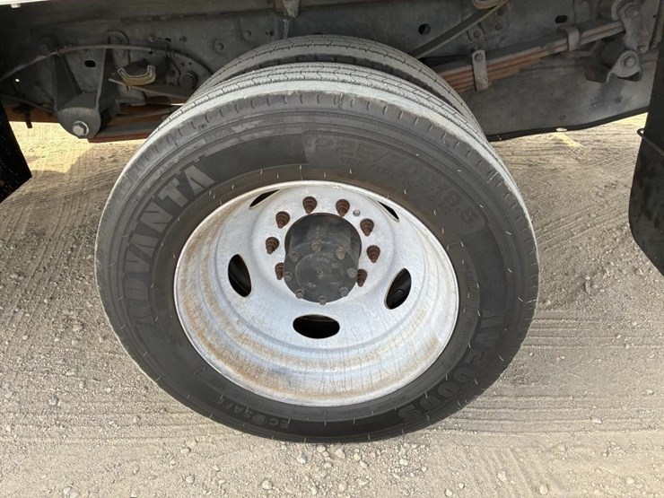 2016-ford-f550-xlt-image-8