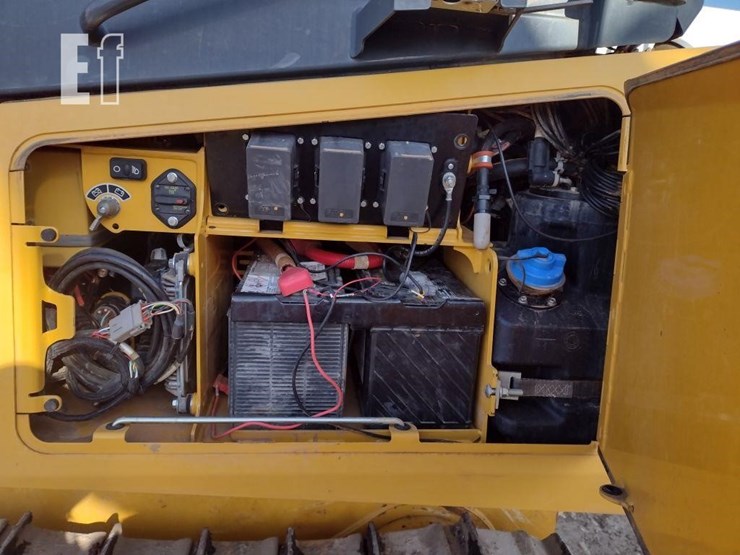 2021-deere-650k-lgp-image-46