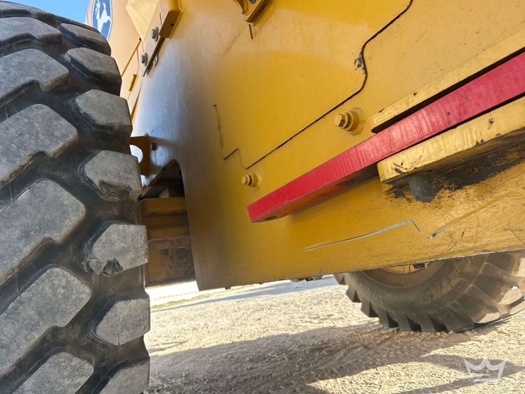 2020-john-deere-624l-articulated-wheel-loader-image-21