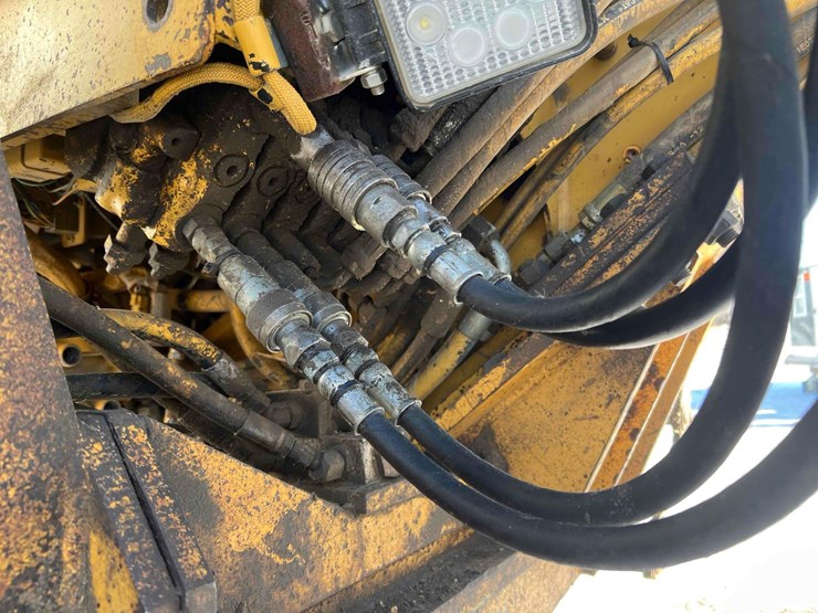 2007-caterpillar-160h-image-39