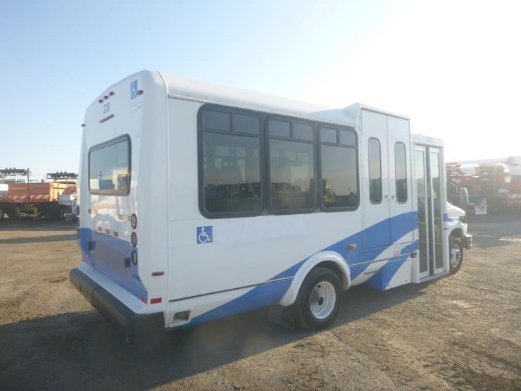 2014-ford-e450-image-3