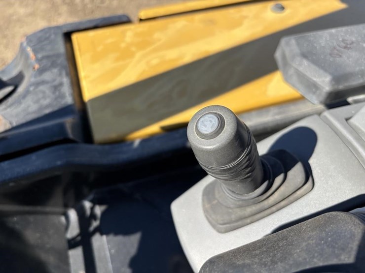 2022-caterpillar-303.5-image-35