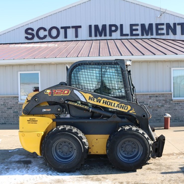 2017 NEW HOLLAND L220