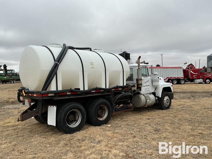 1985-mack-r688st-image-5