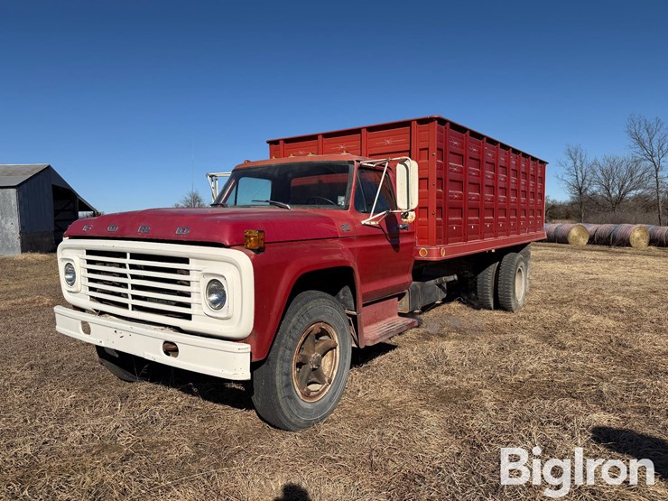 1975-ford-f700-image-2