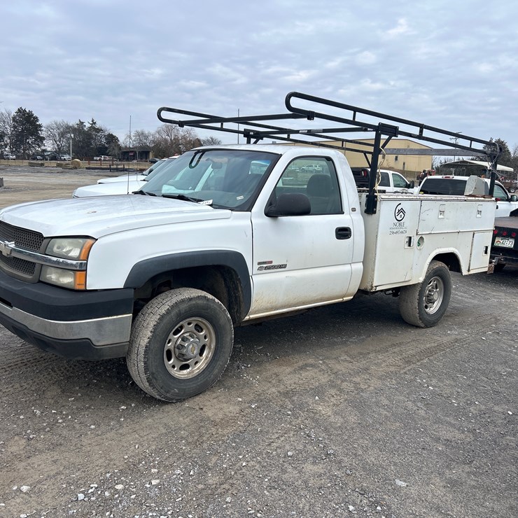 2004 CHEVROLET 2500