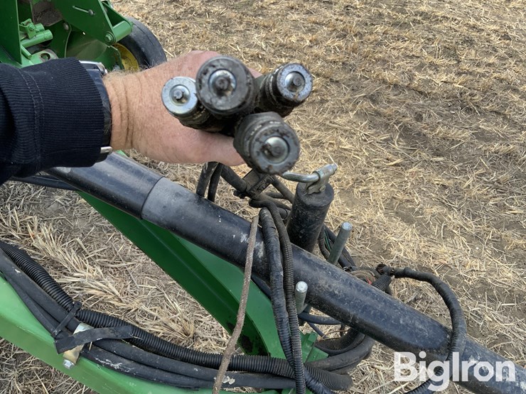 2015-john-deere-469-image-10