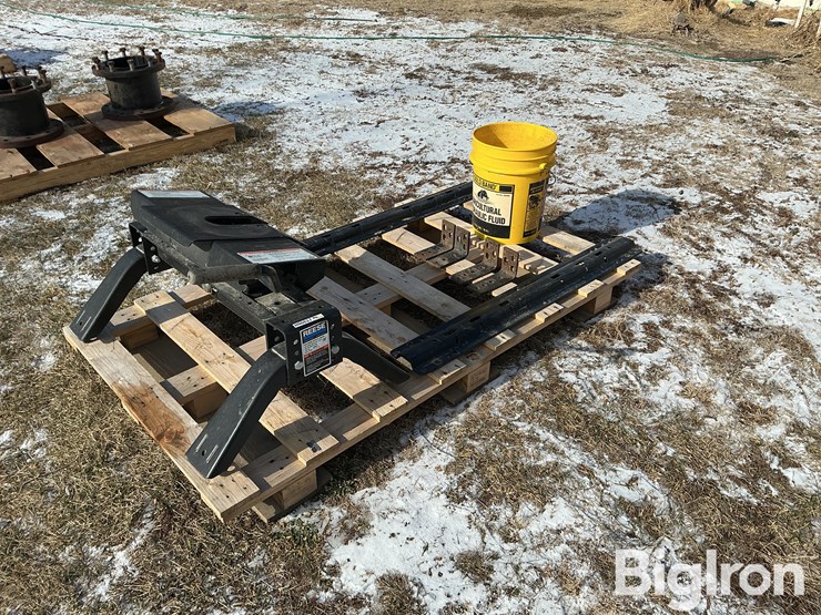 reese-camper-hitch-image-1