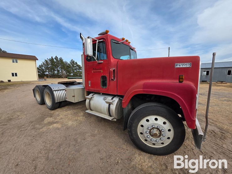 1984-international-f-4370-image-3