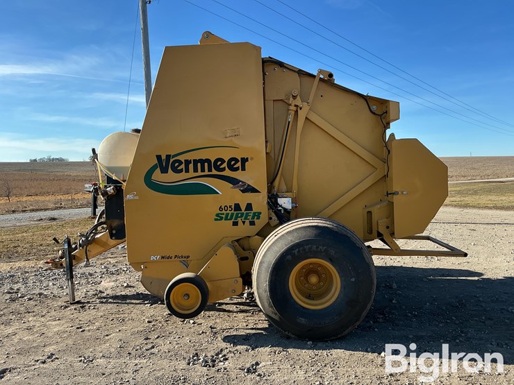 2011-vermeer-605-image-8