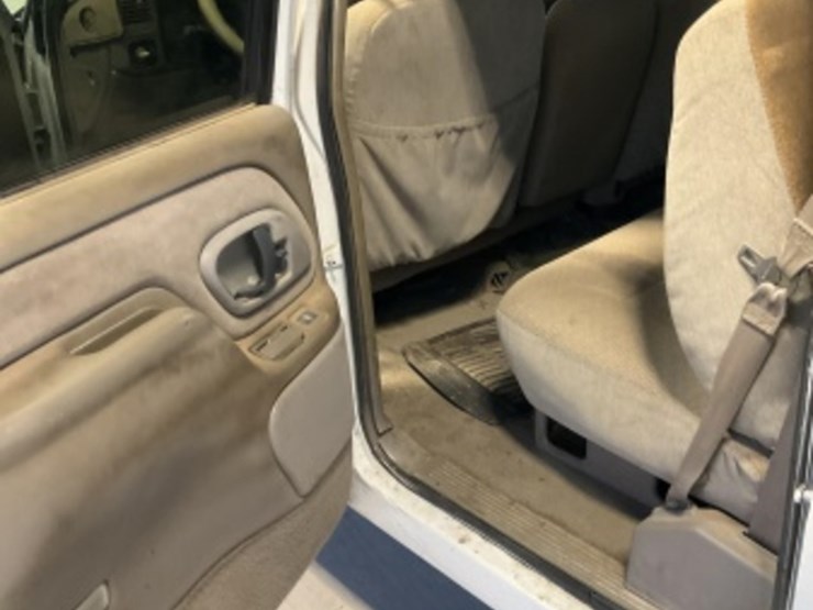 1998-chevrolet-3500-image-23