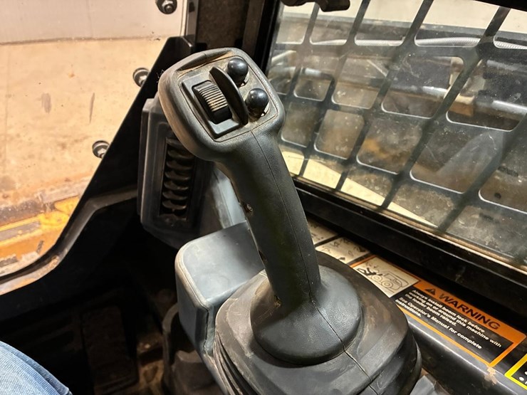 2023-deere-331g-image-20