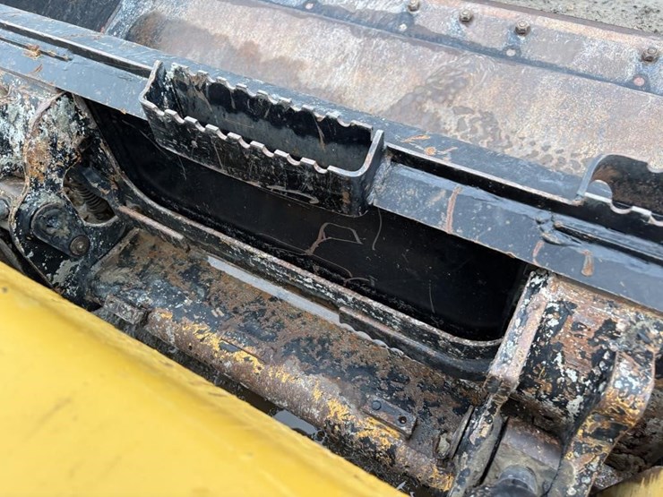 2021-caterpillar-259d3-image-12