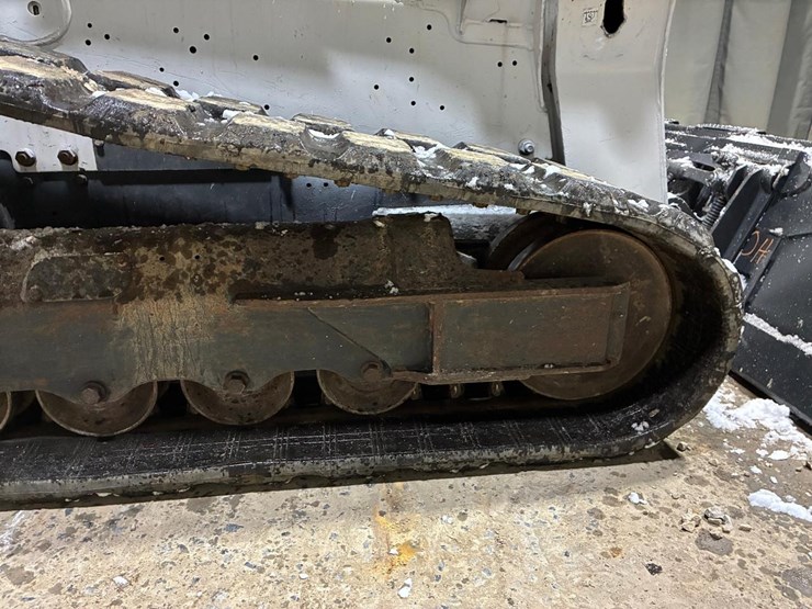 2022-bobcat-t770-image-13