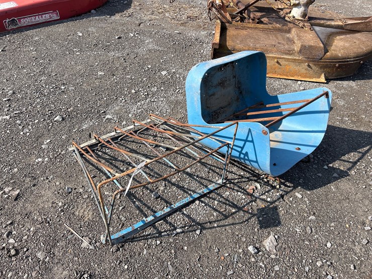 #495-•-(3)-wall-mount-hay-feeders-image-2