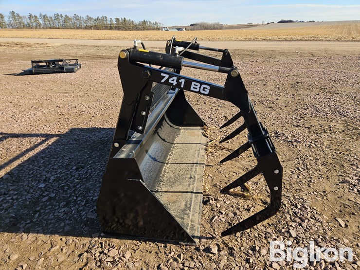 2026-john-deere-741-image-4