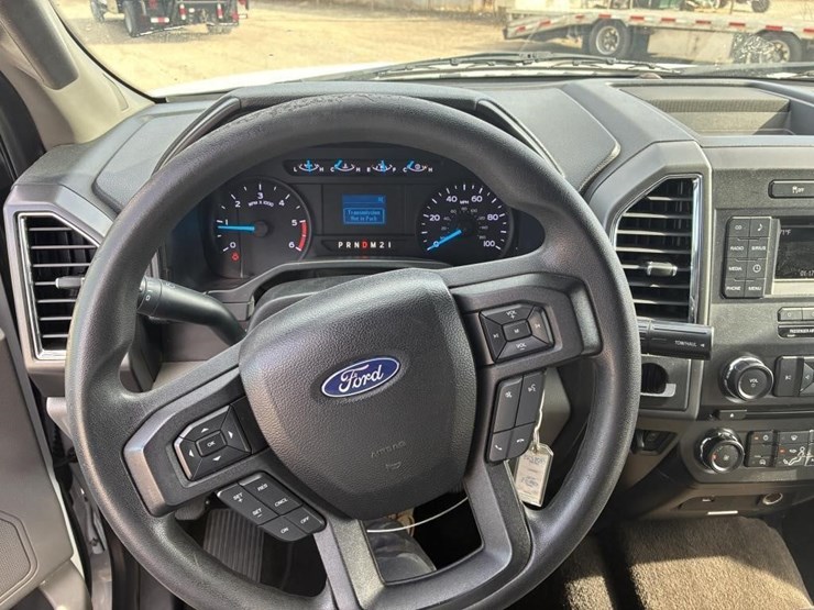 2017-ford-f550-xlt-image-19