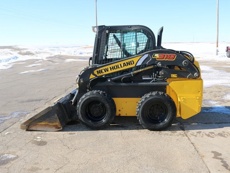 new-holland-l318-image-6