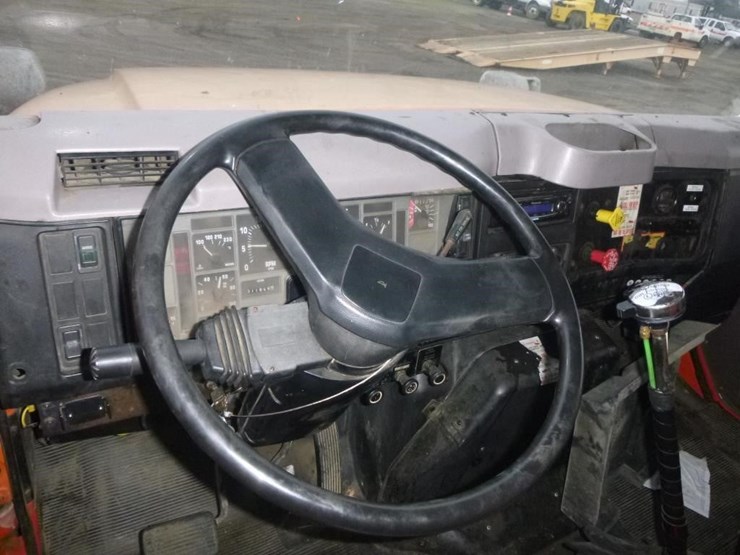 1995-international-4900-image-6