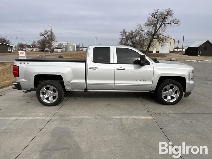 2017-chevrolet-silverado-1500-z71-image-4