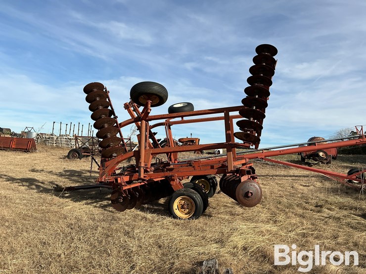 massey-ferguson-18-image-8